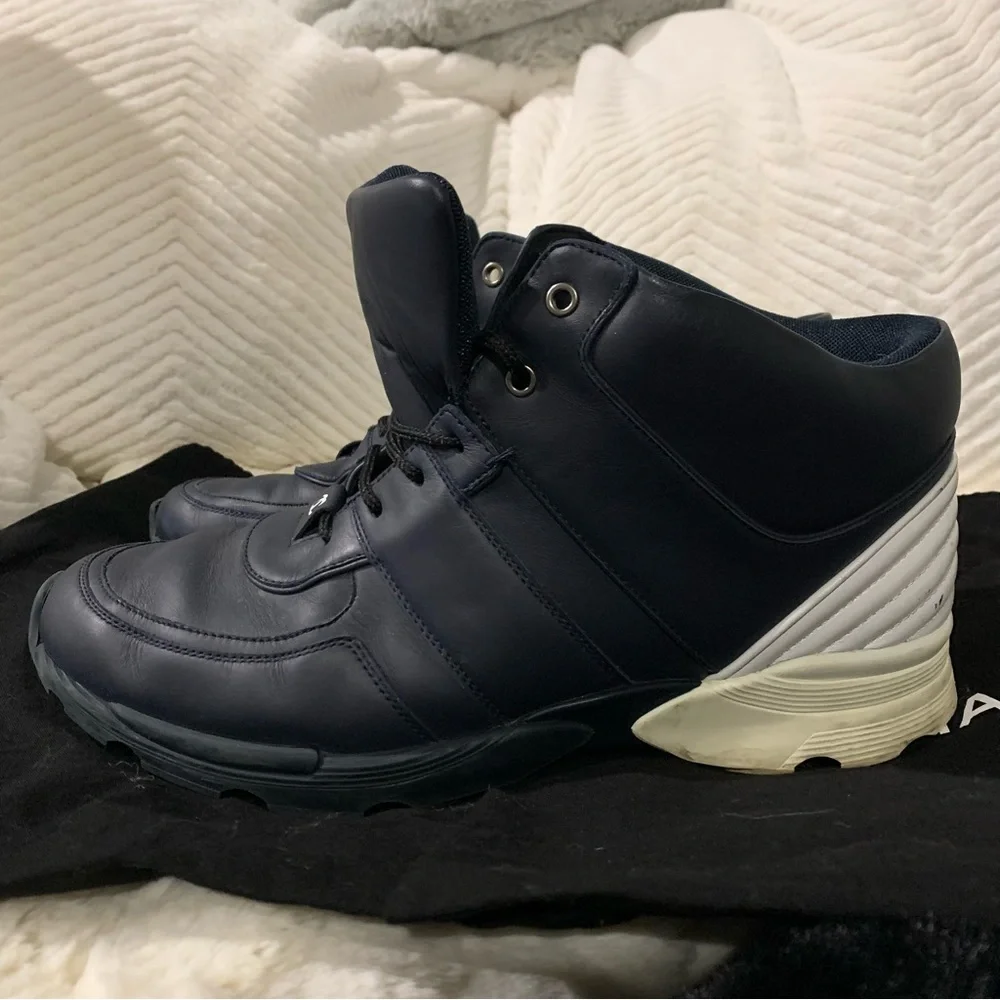 Chanel 2tone high tops - Picture 4 of 12